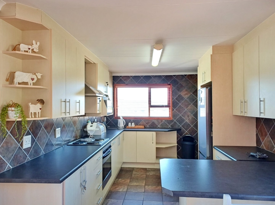 4 Bedroom Property for Sale in Reebok Western Cape